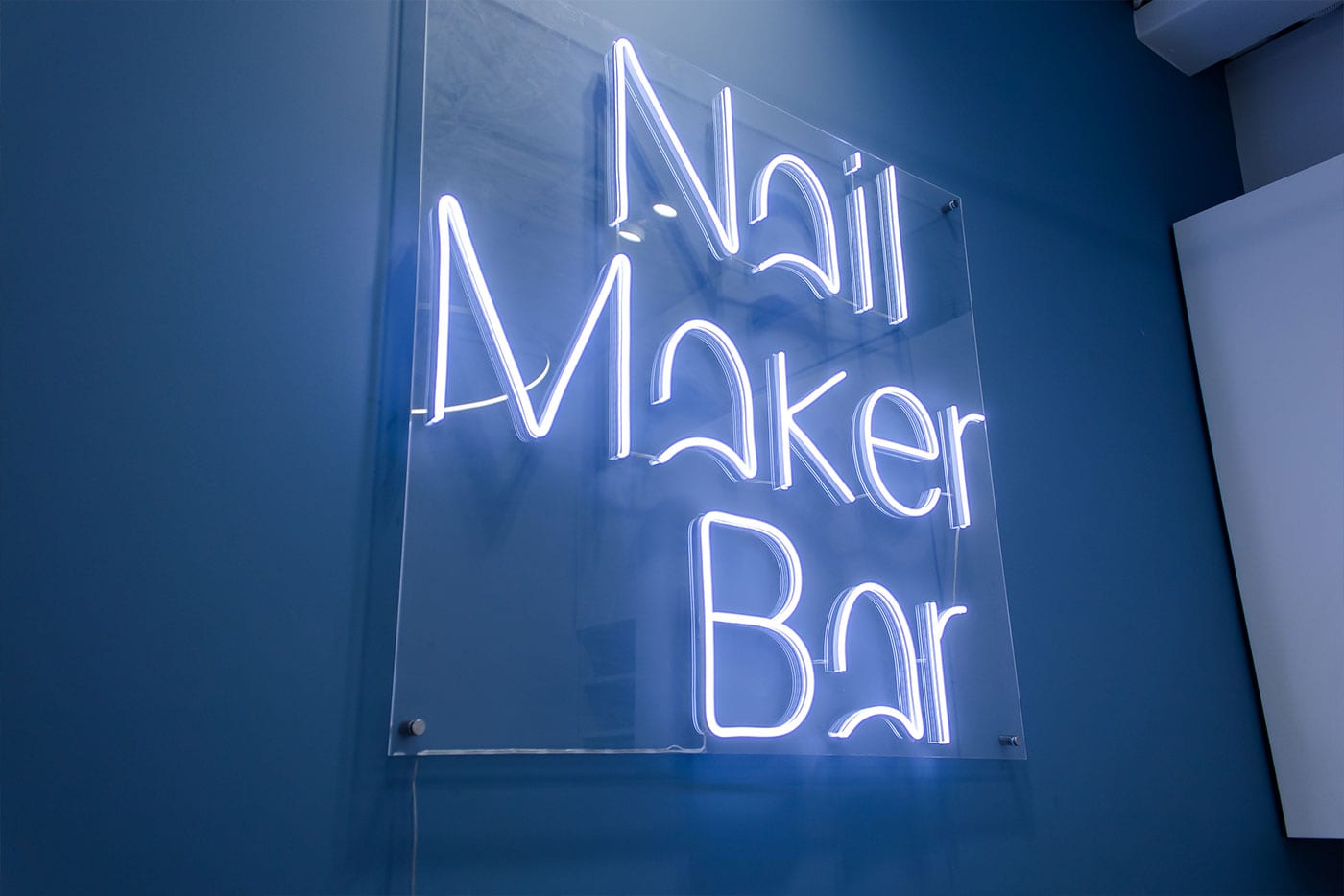 Nailmaker bar